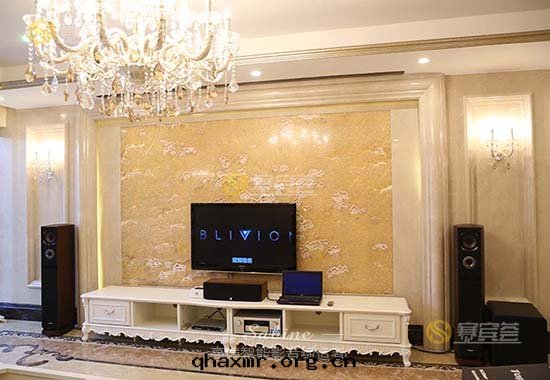 千(qiān)燈(dēng)湖(hú)水(shuǐ)韻尚都客廳影院(yuàn)